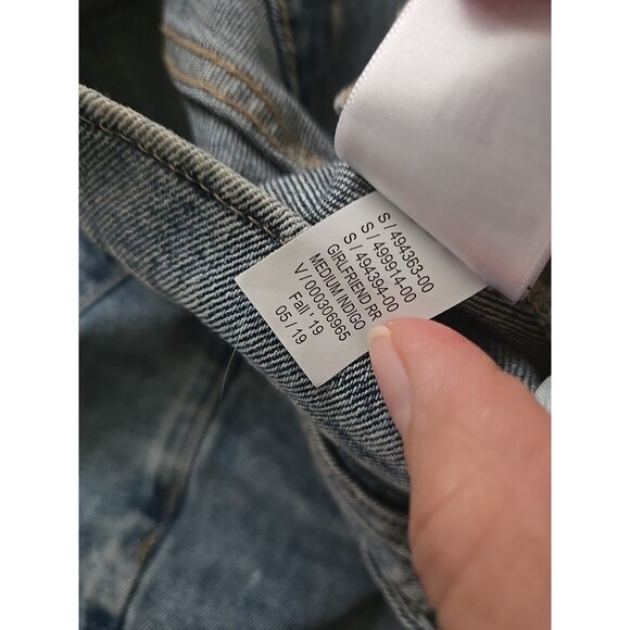 Gap Denim Girlfriend Jeans Womens Size 2 26 Distressed Raw Hem Acid Wash Womens - Picture 10 of 17